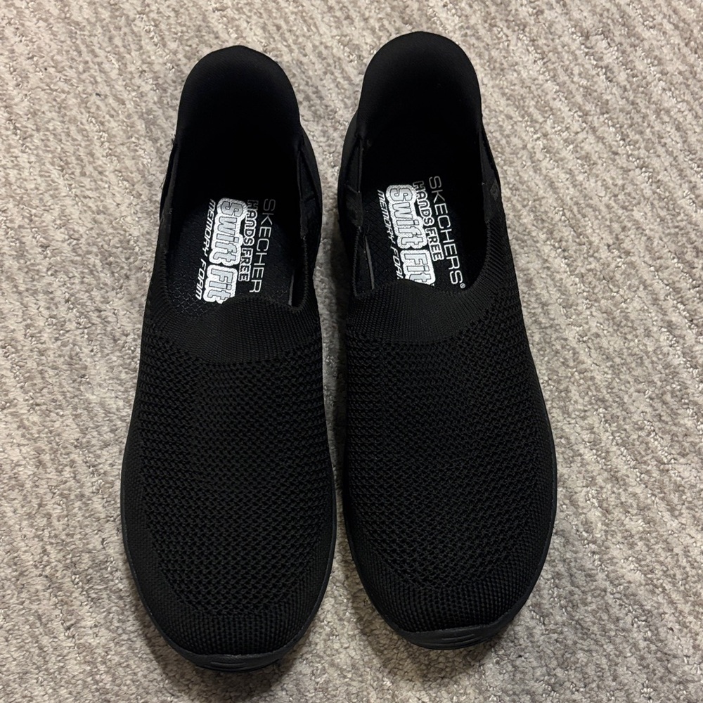 Skechers Women’s Black Mesh Slip-Ons Hands Free 7.5 brand new
